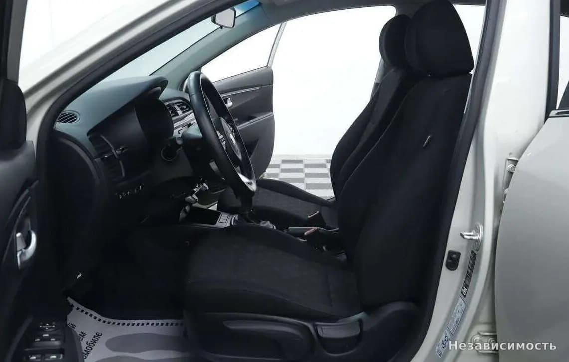 KIA Rio 2019 с пробегом — фото 7