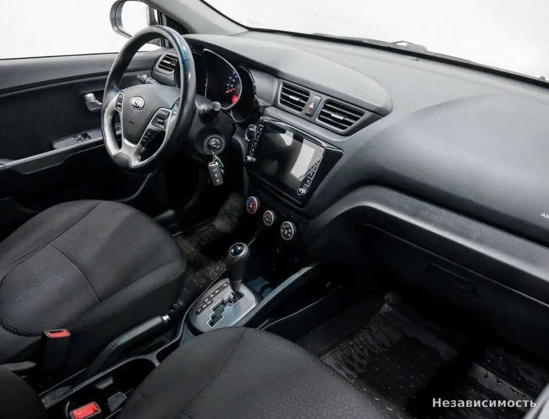 KIA Rio 2017 с пробегом — фото 8