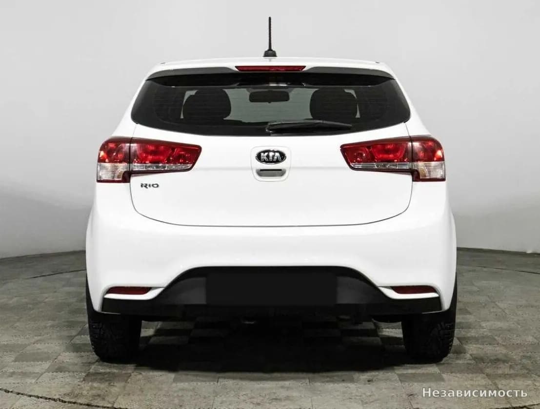 KIA Rio 2017 с пробегом — фото 6