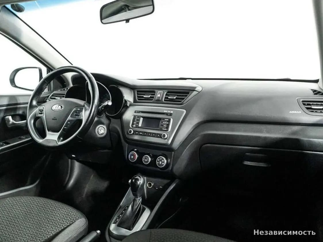 KIA Rio 2017 с пробегом — фото 9
