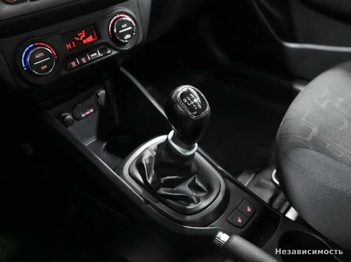 KIA Rio 2012 с пробегом — фото 9