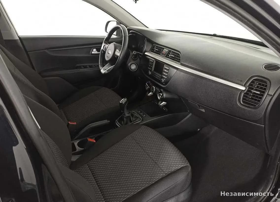 KIA Rio 2018 с пробегом — фото 9