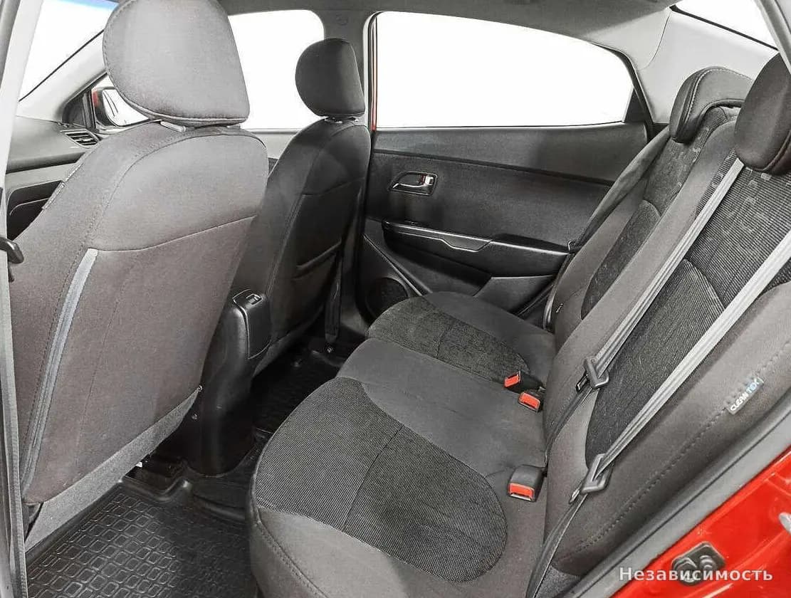 KIA Rio 2016 с пробегом — фото 10
