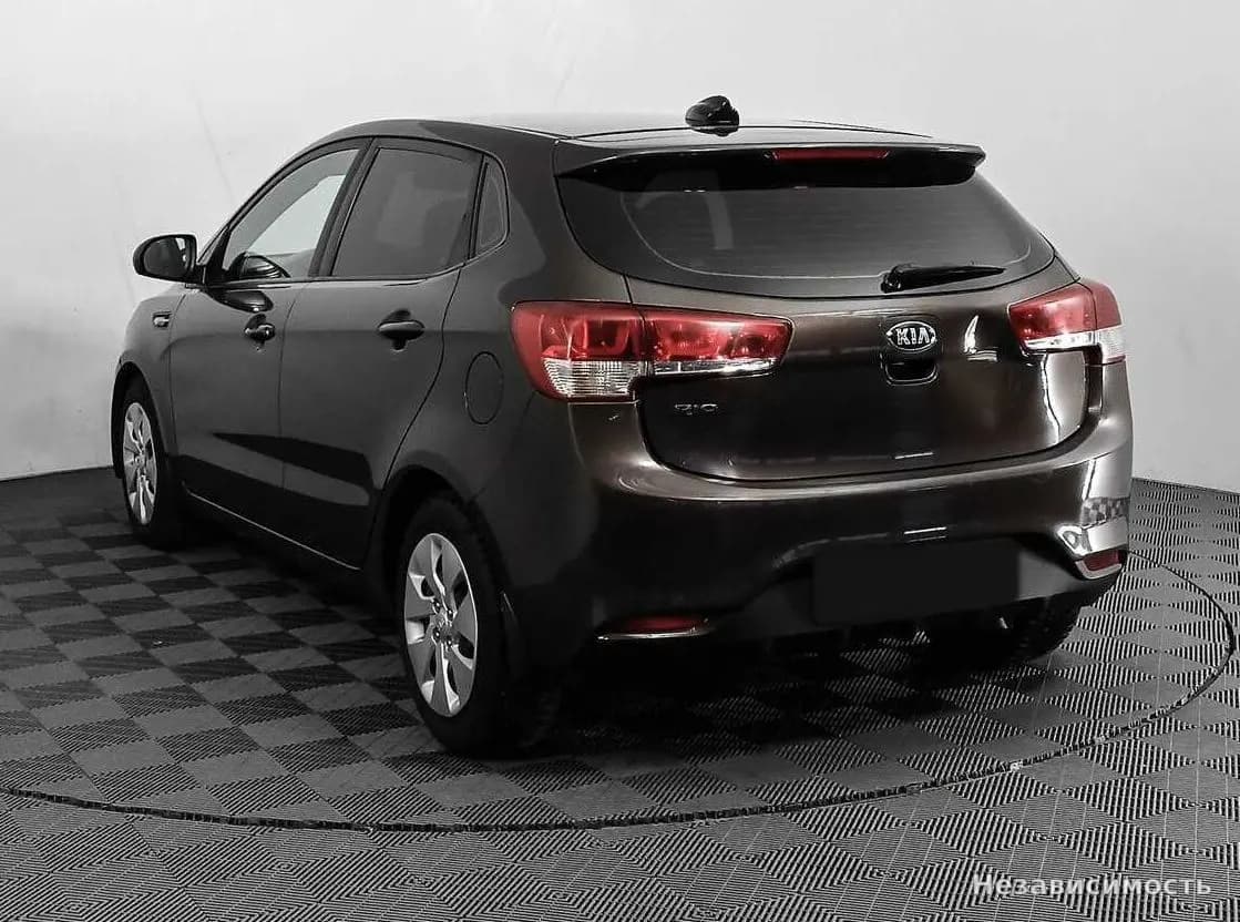KIA Rio 2017 с пробегом — фото 7