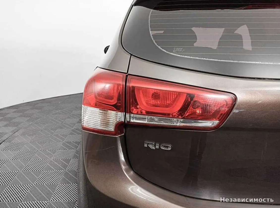 KIA Rio 2017 с пробегом — фото 9
