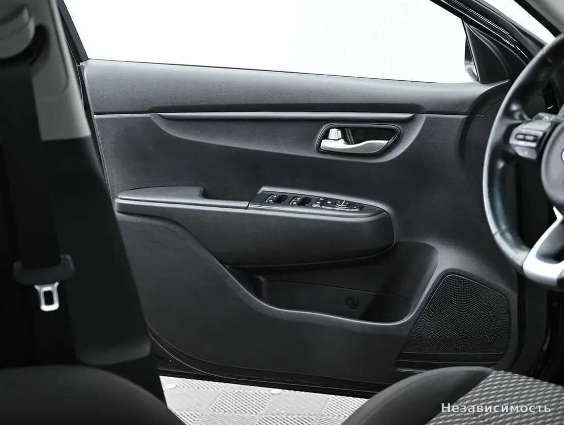 KIA Rio 2018 с пробегом — фото 6