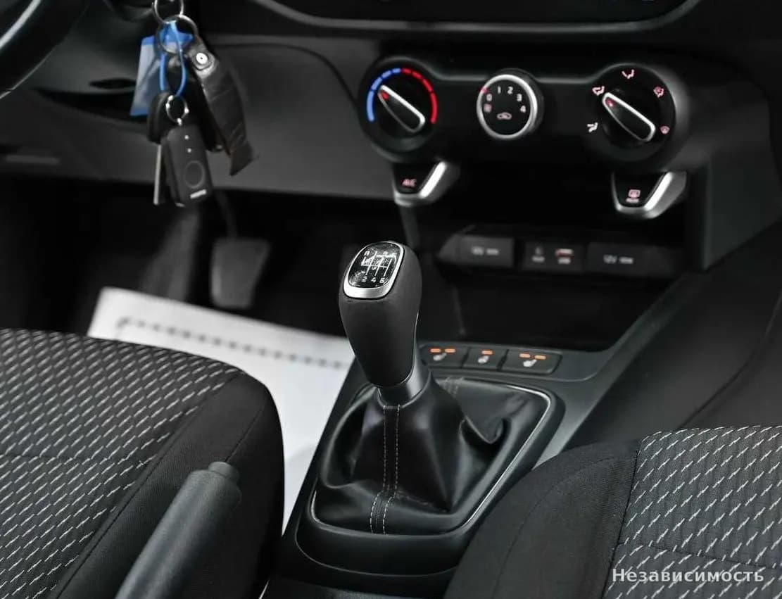 KIA Rio 2018 с пробегом — фото 10