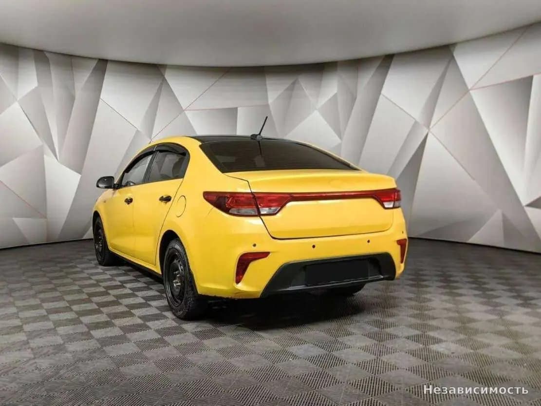 KIA Rio 2017 с пробегом — фото 4