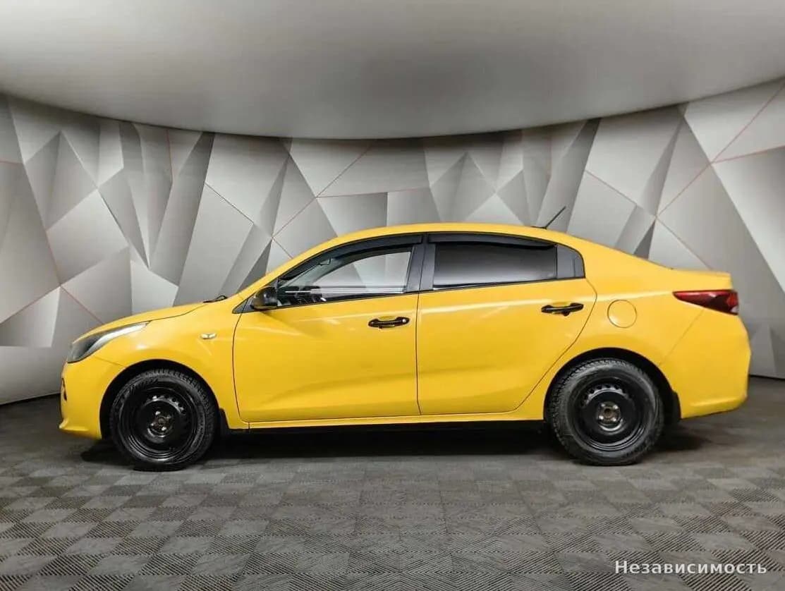 KIA Rio 2017 с пробегом — фото 5