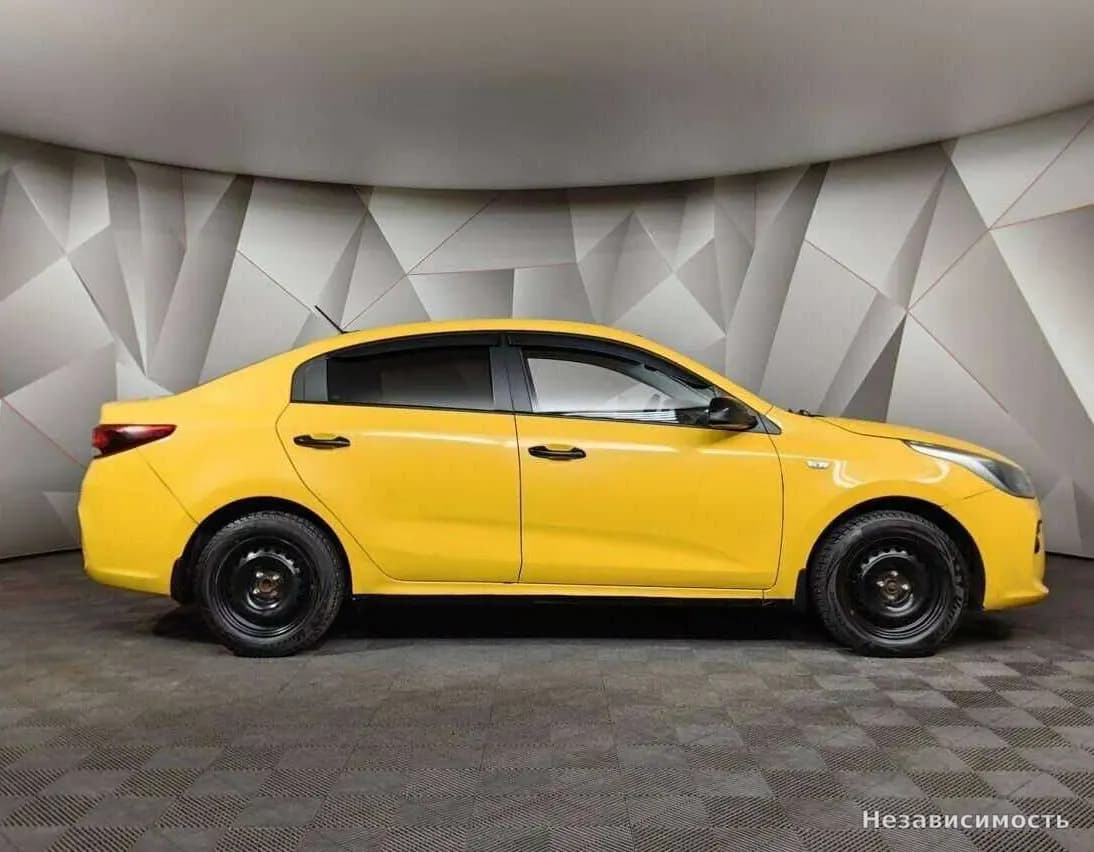 KIA Rio 2017 с пробегом — фото 6