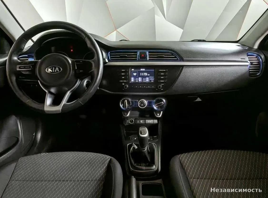 KIA Rio 2017 с пробегом — фото 10