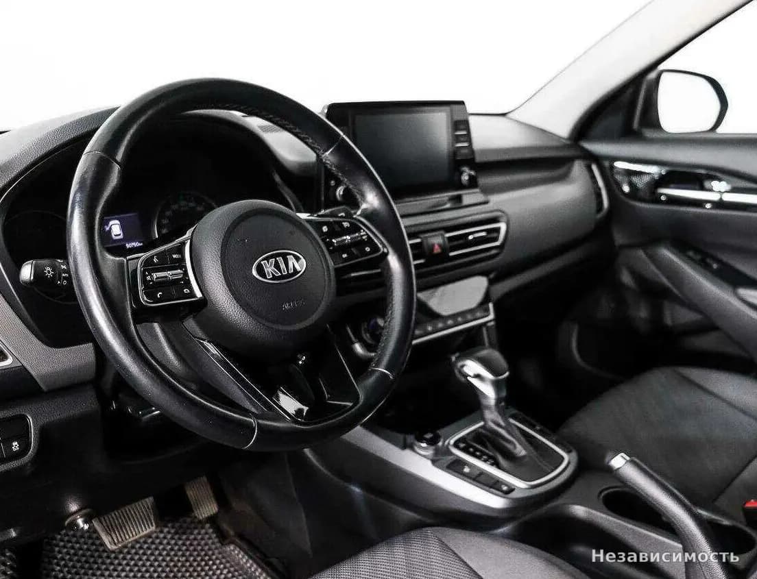 KIA Seltos 2020 с пробегом — фото 9