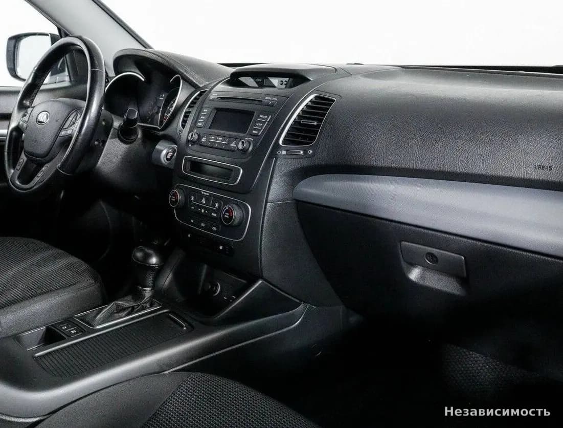 KIA Sorento 2015 с пробегом — фото 9