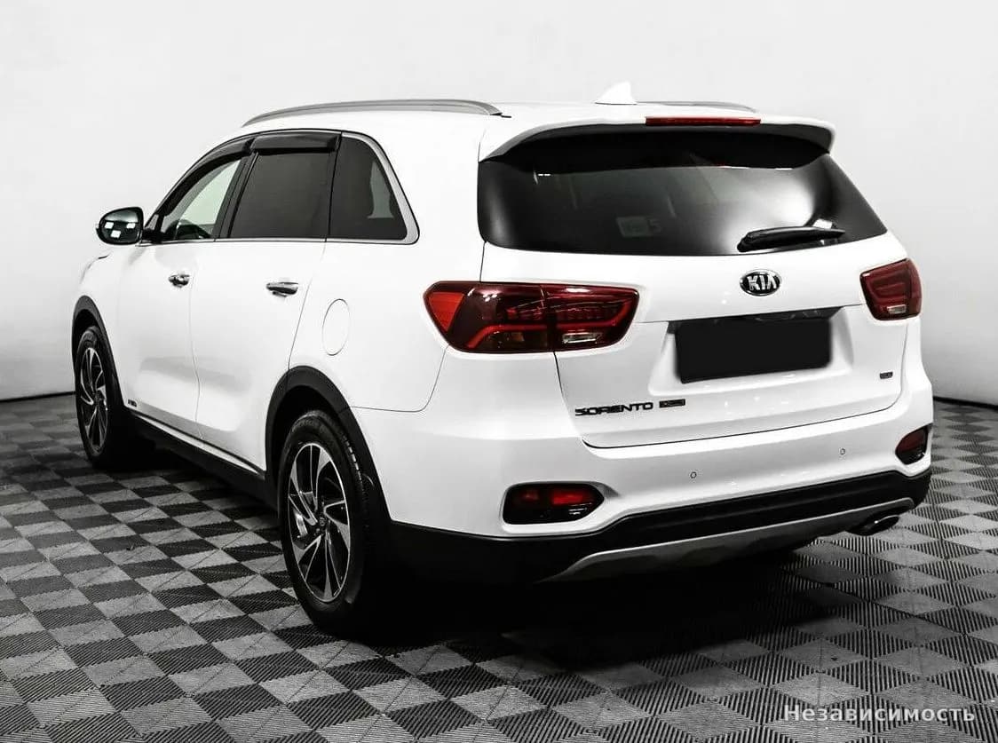 KIA Sorento 2018 с пробегом — фото 7