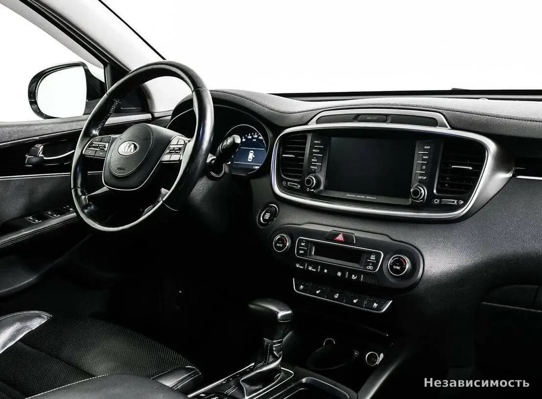 KIA Sorento 2018 с пробегом — фото 9
