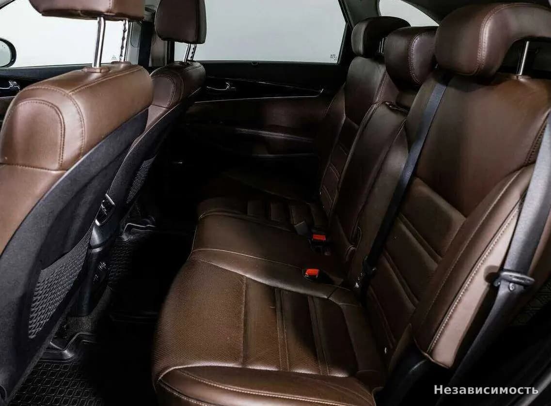 KIA Sorento 2018 с пробегом — фото 10