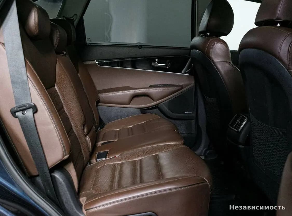 KIA Sorento 2017 с пробегом — фото 10