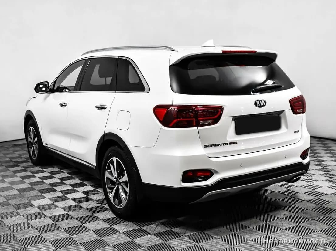 KIA Sorento 2019 с пробегом — фото 6