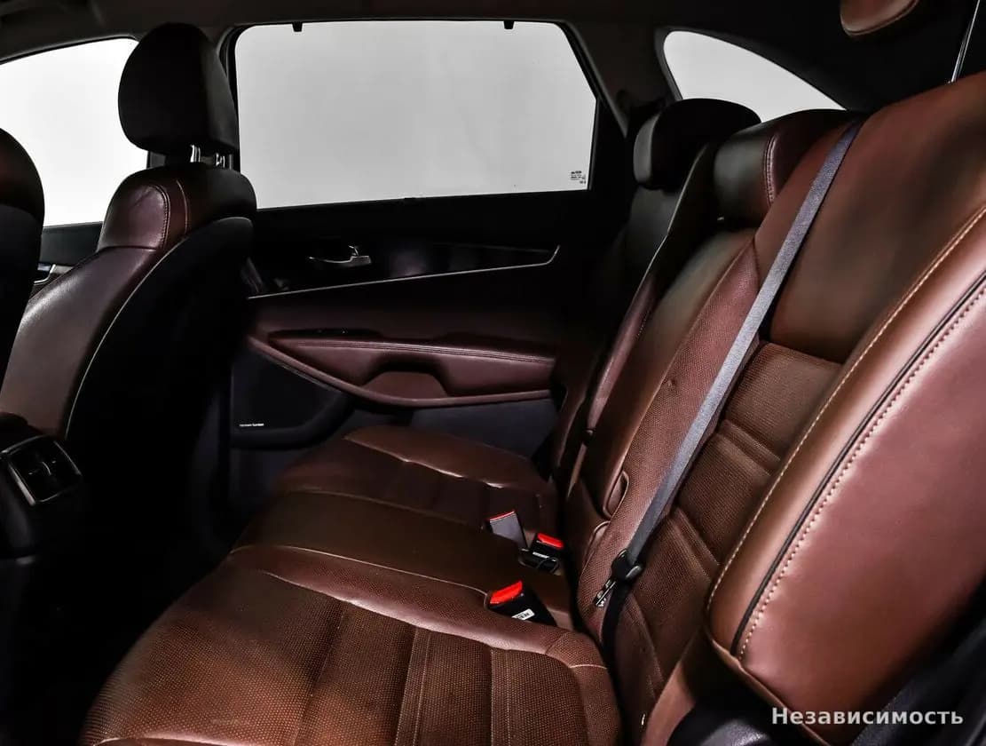 KIA Sorento 2019 с пробегом — фото 10
