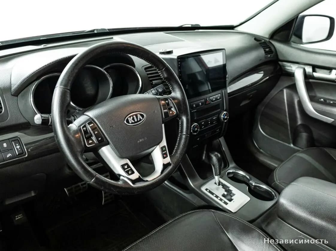 KIA Sorento 2012 с пробегом — фото 10
