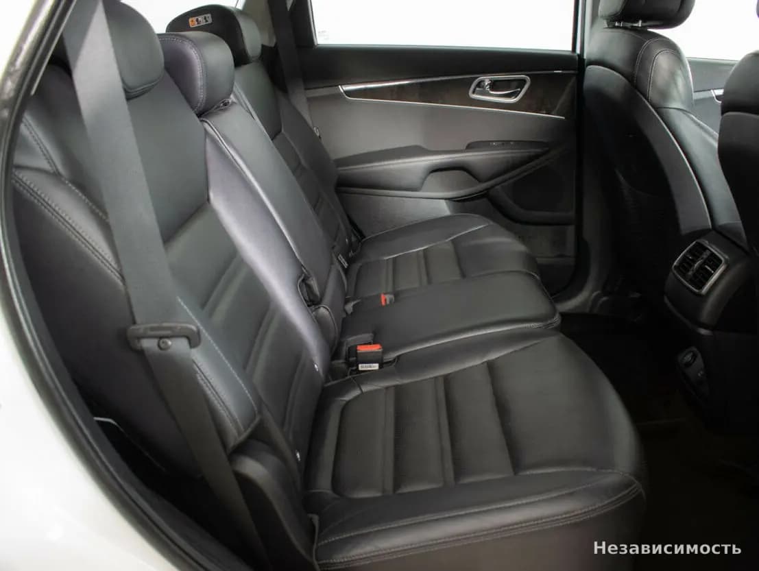 KIA Sorento 2017 с пробегом — фото 10