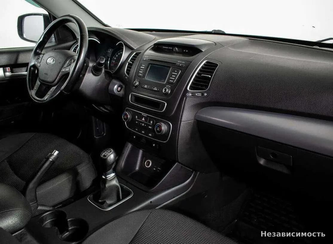 KIA Sorento 2015 с пробегом — фото 8
