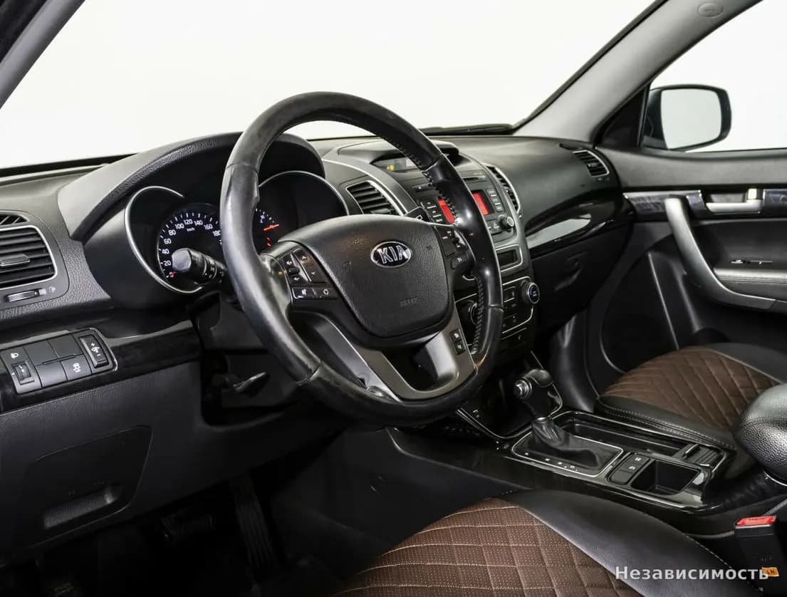 KIA Sorento 2015 с пробегом — фото 8