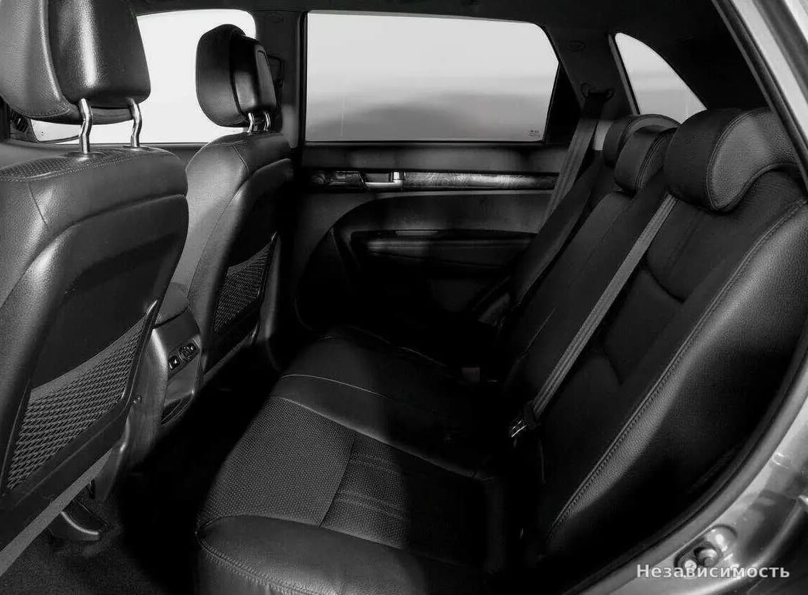 KIA Sorento 2018 с пробегом — фото 10