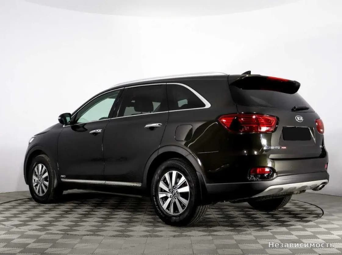KIA Sorento 2019 с пробегом — фото 7