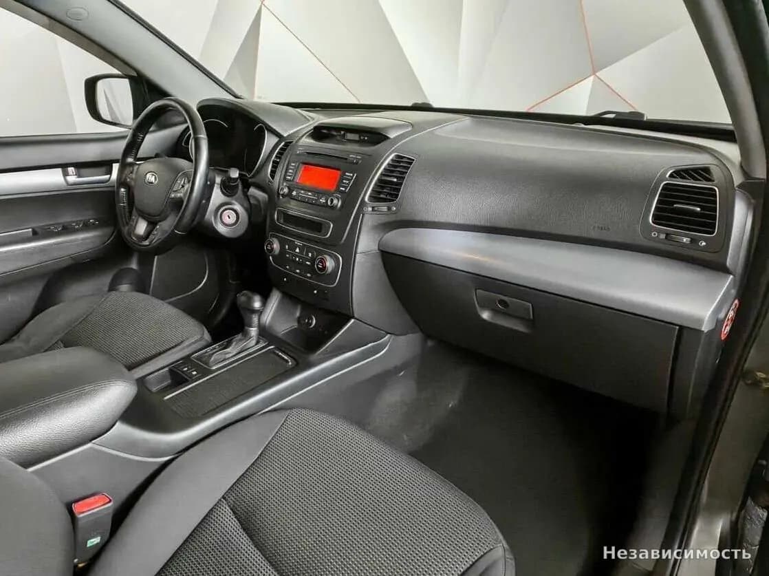 KIA Sorento 2013 с пробегом — фото 9