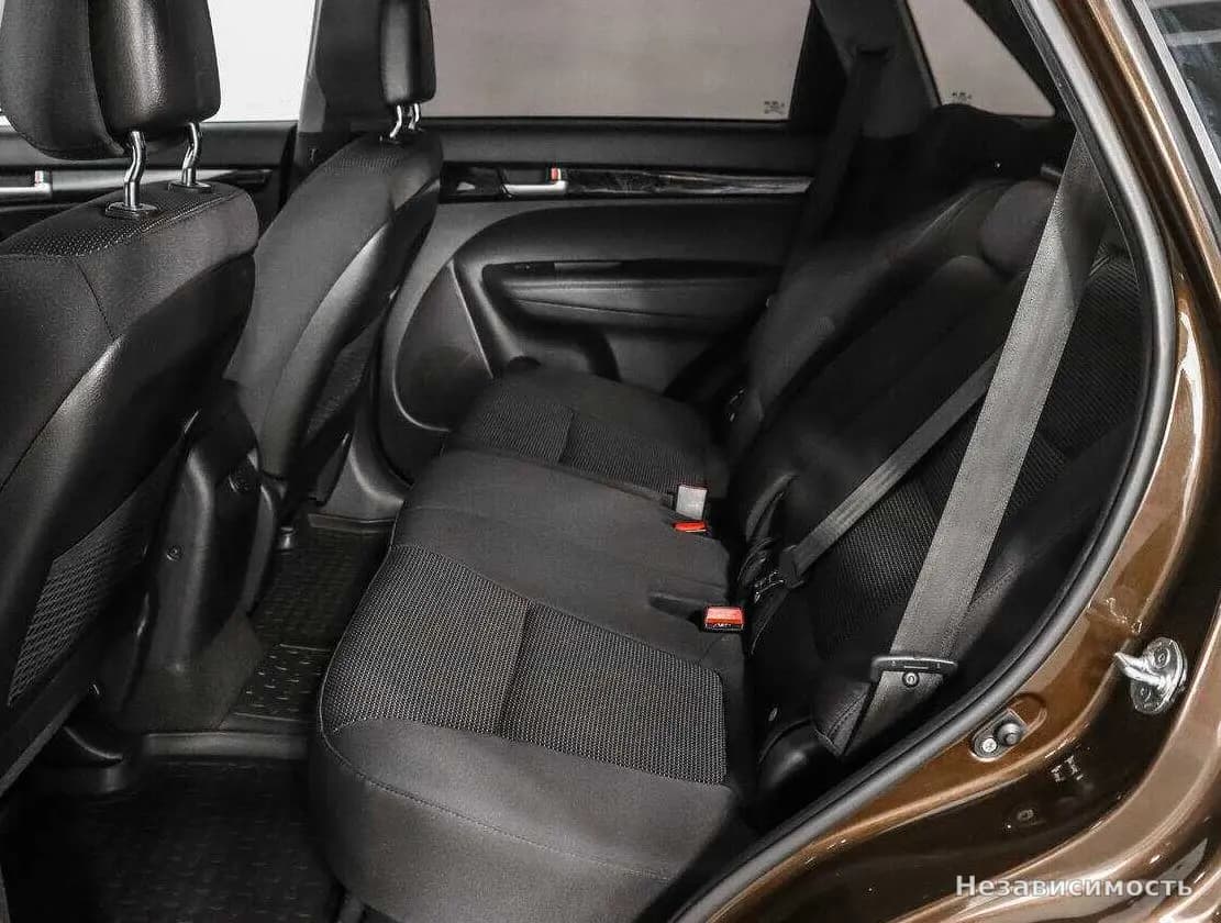 KIA Sorento 2015 с пробегом — фото 10