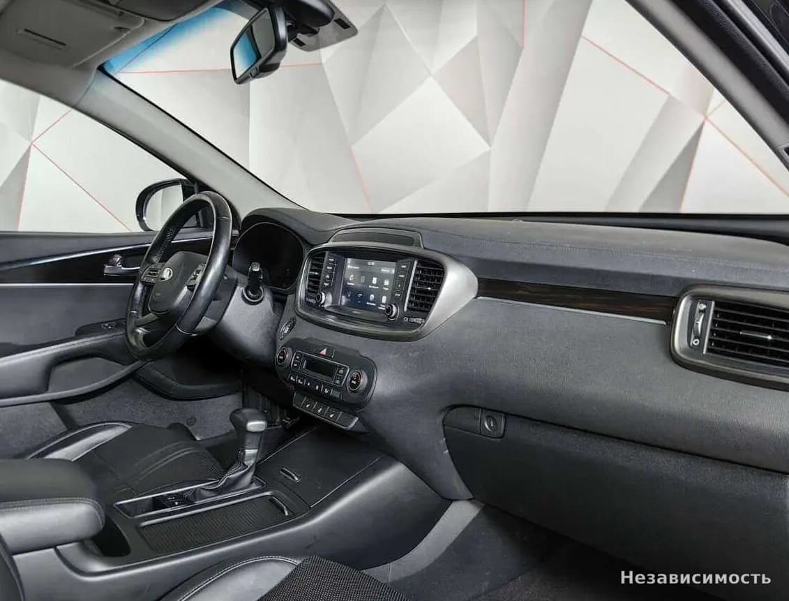 KIA Sorento 2019 с пробегом — фото 9