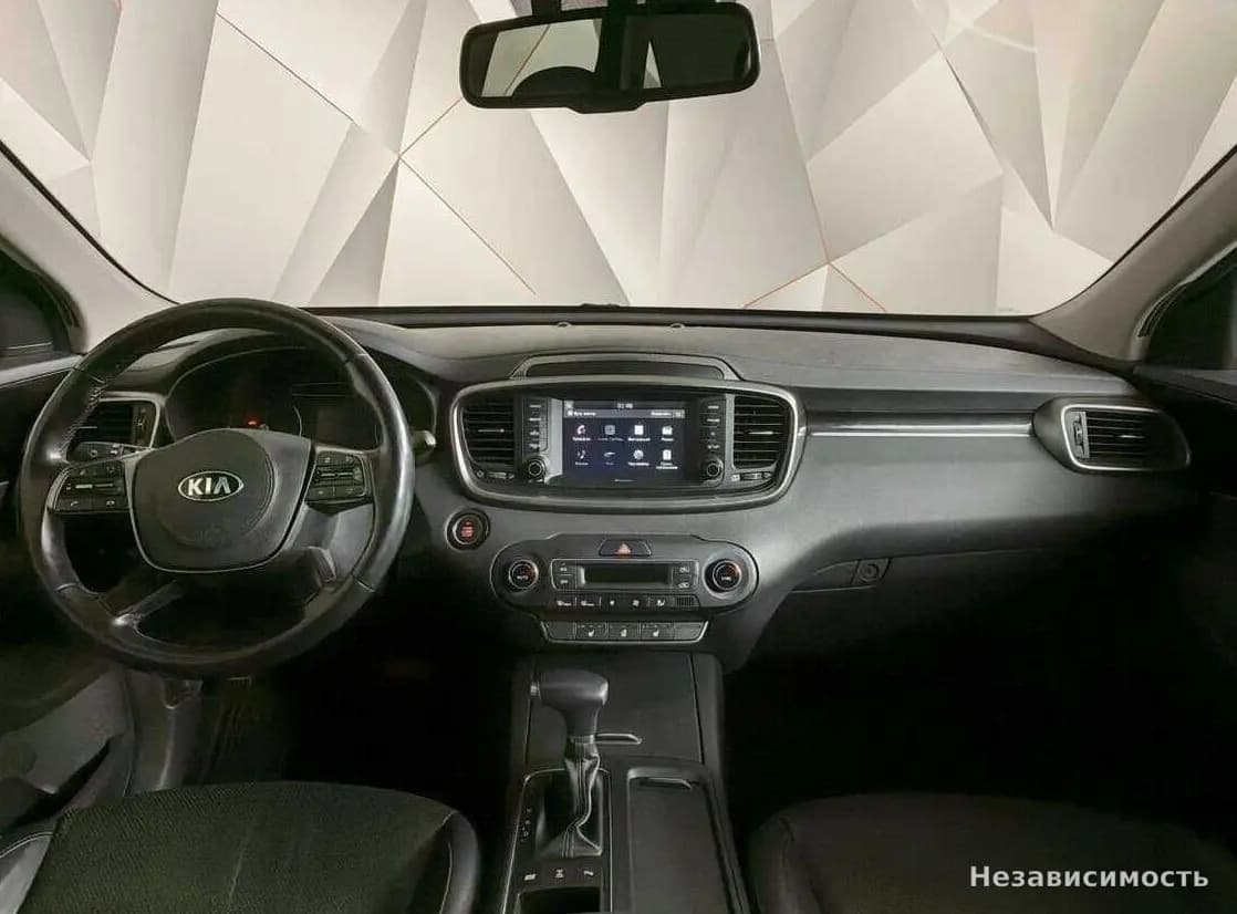 KIA Sorento 2019 с пробегом — фото 10