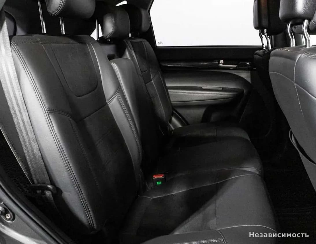 KIA Sorento 2019 с пробегом — фото 10