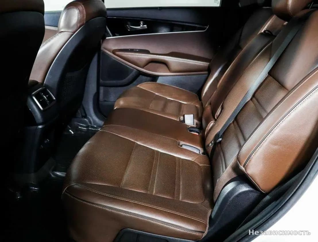 KIA Sorento 2015 с пробегом — фото 7