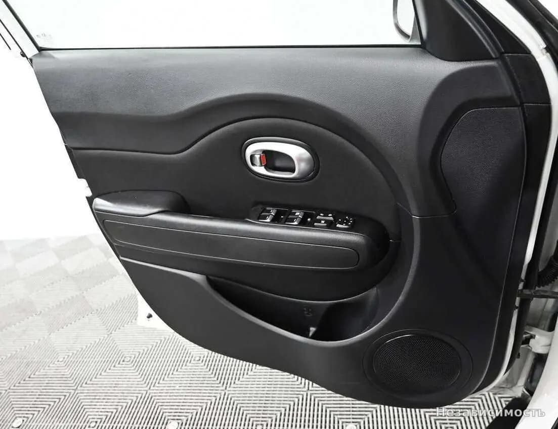 KIA Soul 2017 с пробегом — фото 5