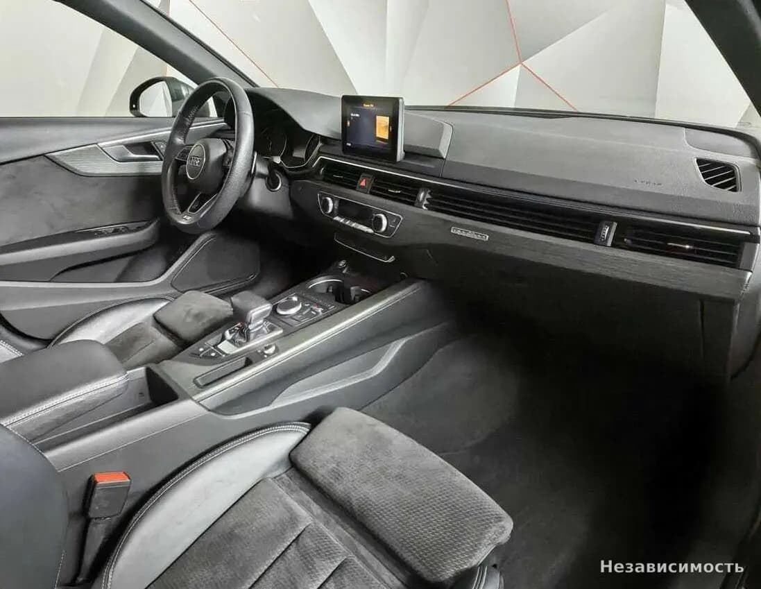 Audi A4 2018 с пробегом — фото 9