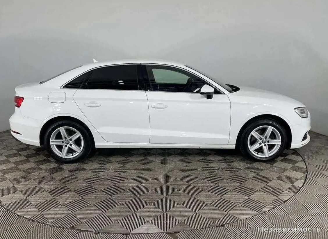 Audi A3 2018 с пробегом — фото 4