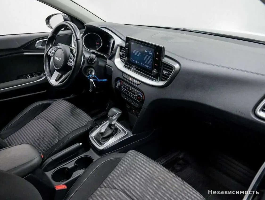 KIA XCeed 2021 с пробегом — фото 9