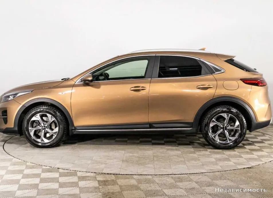 KIA XCeed 2021 с пробегом — фото 9