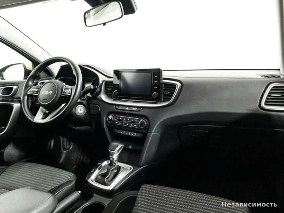 KIA XCeed 2021 с пробегом — фото 10