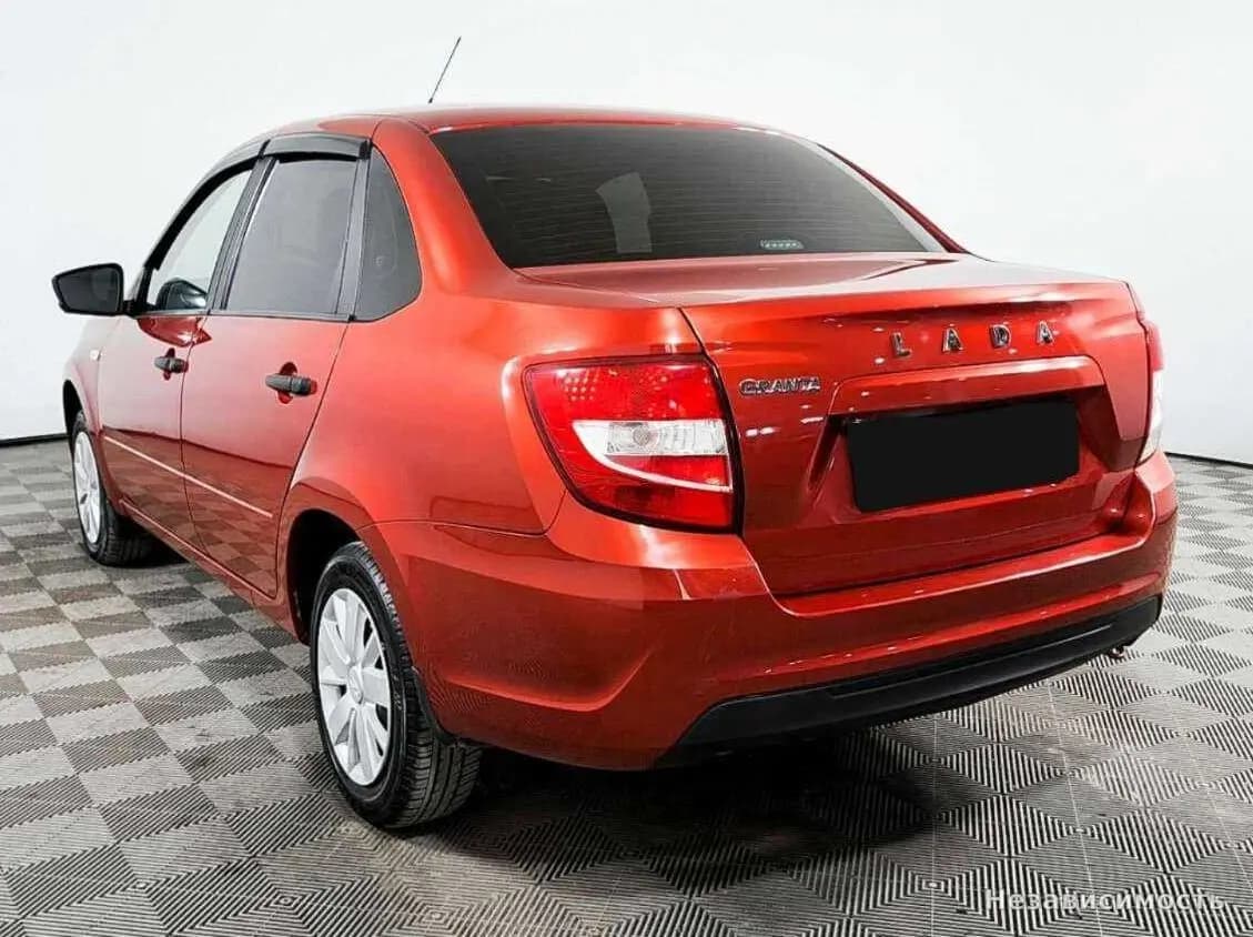 Lada Granta 2019 с пробегом — фото 5