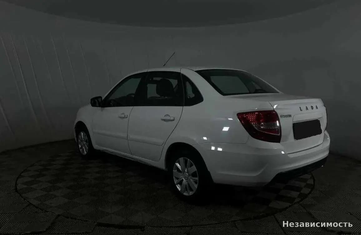 Lada Granta 2019 с пробегом — фото 7
