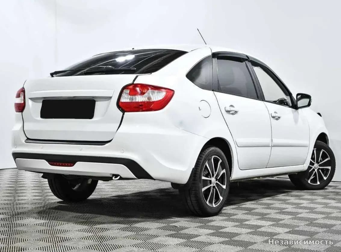 Lada Granta 2018 с пробегом — фото 4