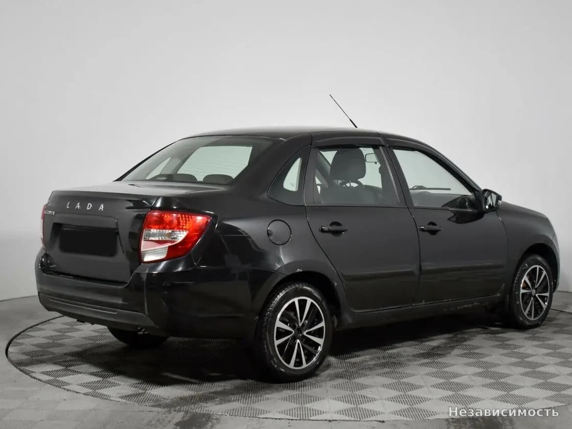 Lada Granta 2019 с пробегом — фото 5