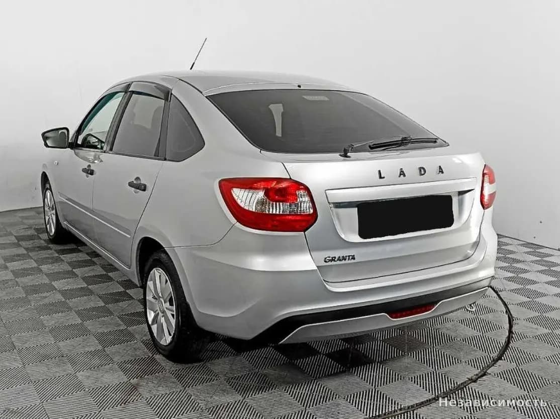 Lada Granta 2018 с пробегом — фото 6