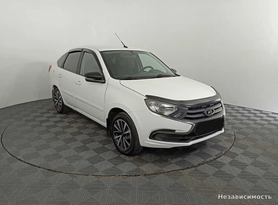 Lada Granta 2019 с пробегом — фото 3