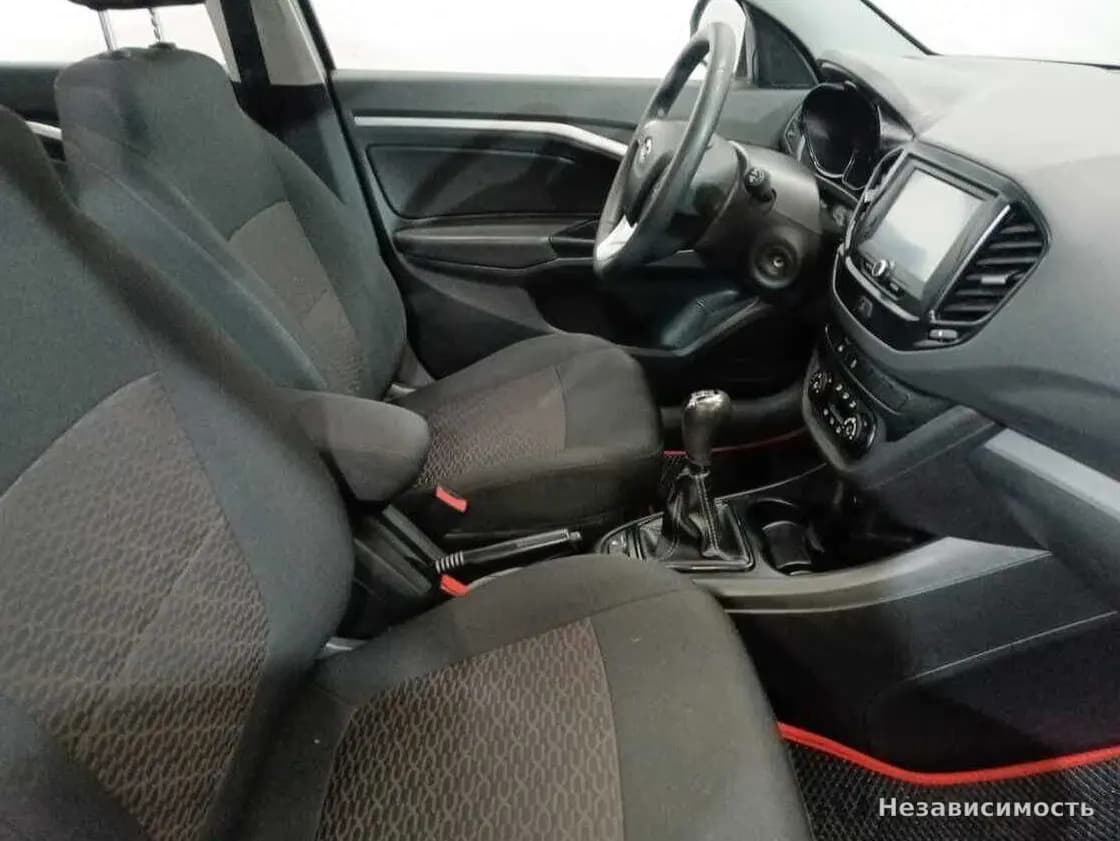 Lada Vesta 2019 с пробегом — фото 10
