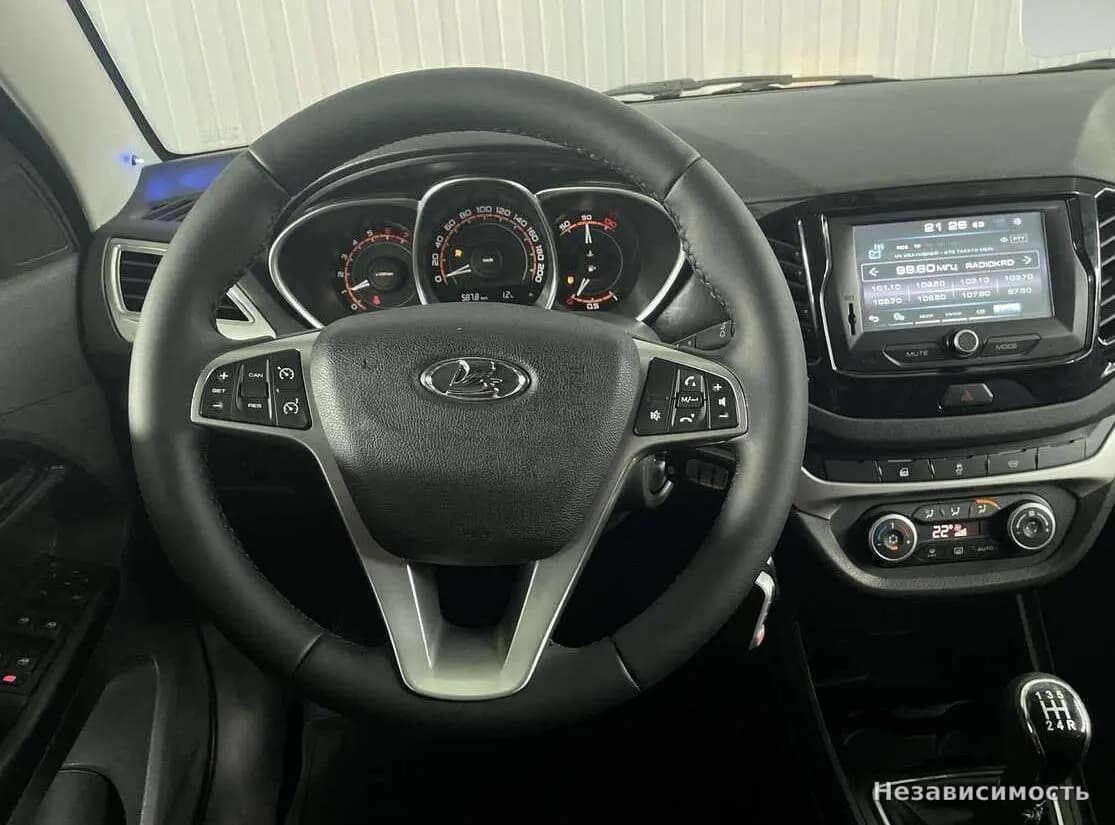 Lada Vesta 2018 с пробегом — фото 10
