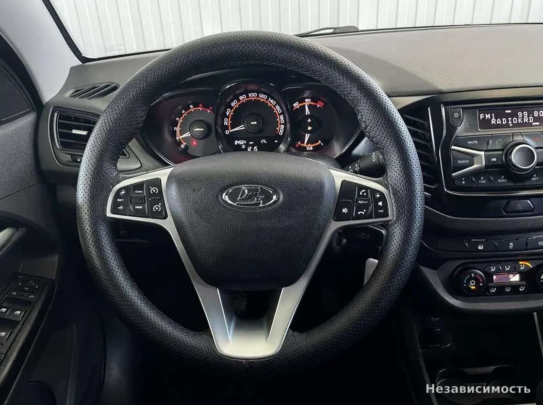 Lada Vesta 2018 с пробегом — фото 10